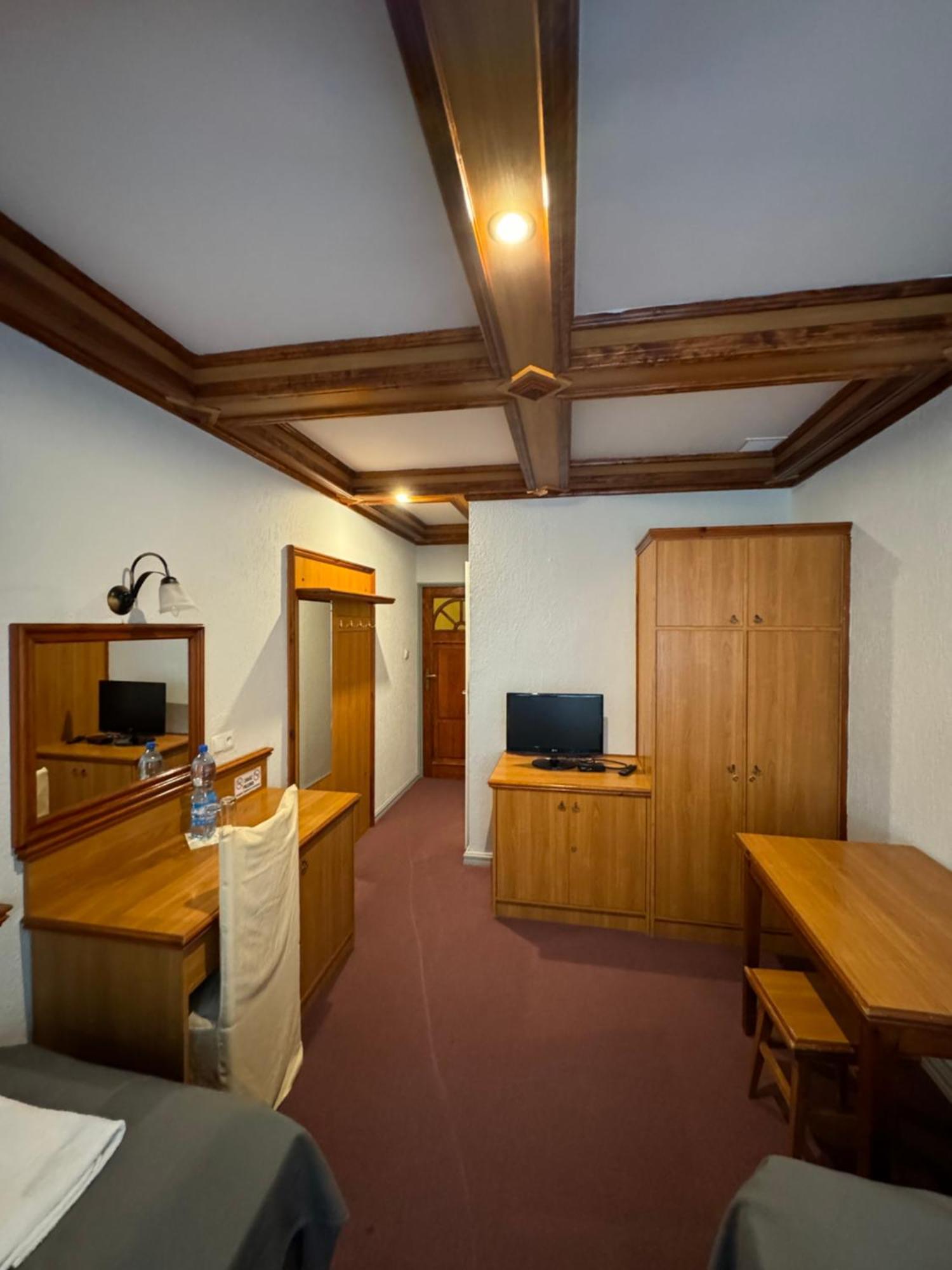 Hotel Victoria Lubowo  Luaran gambar